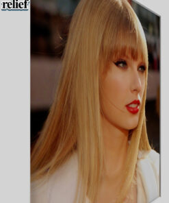 Alternative view of Taylor Swift